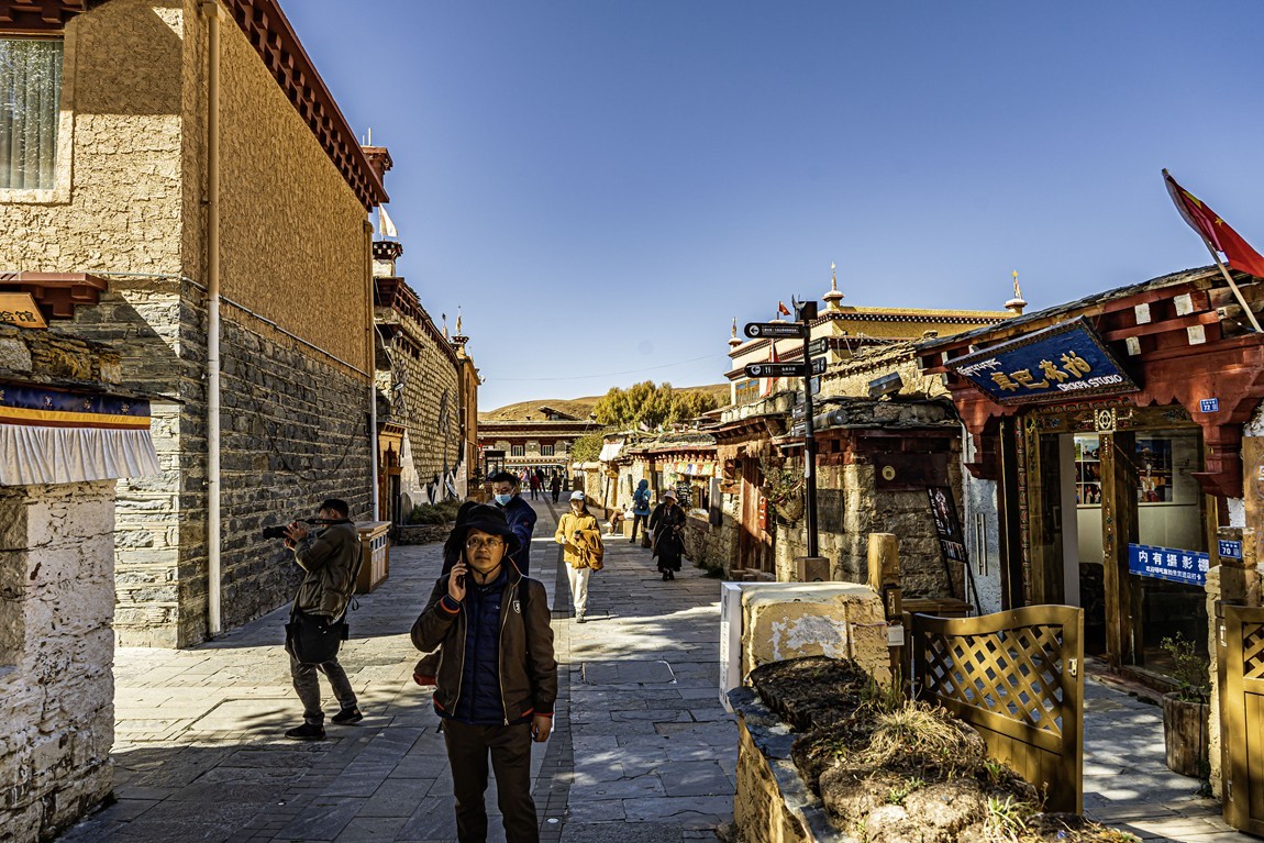 行走在318国道【25】天空之城【理塘--勒通古镇】