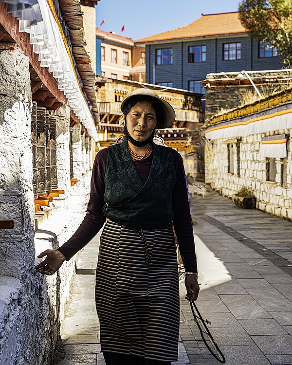 行走在318国道【25】天空之城【理塘--勒通古镇】