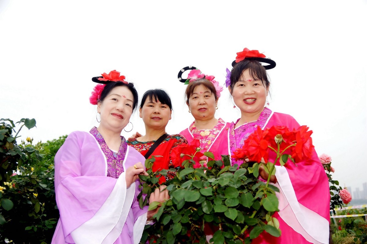 金银湖花中美女！