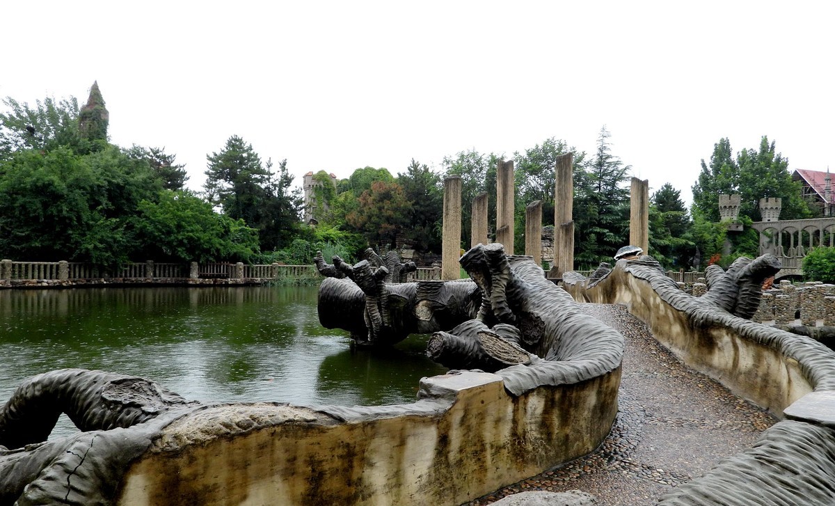 初试  P1000：雨天 石头城 ：{手持}