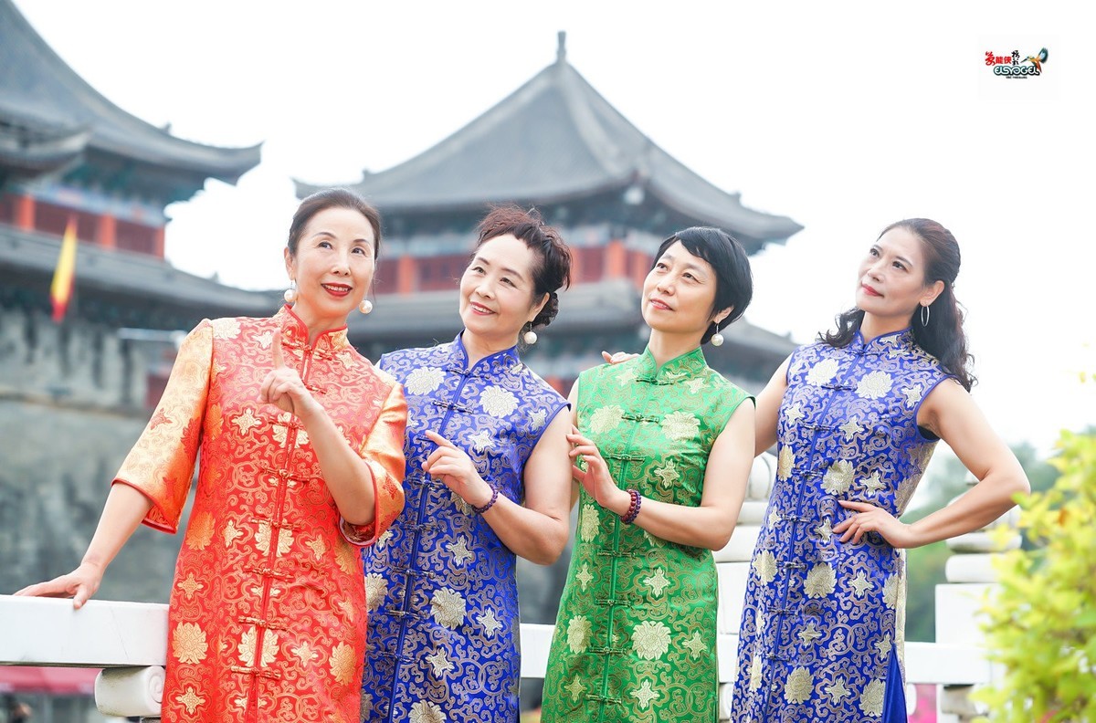 【影视城·旗袍四大美女】---高妹、秋波、飞翔、小孙