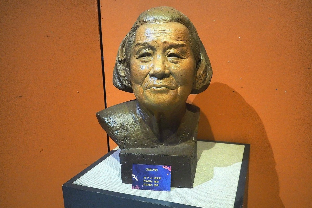 《2024河北工艺美术精品展》上