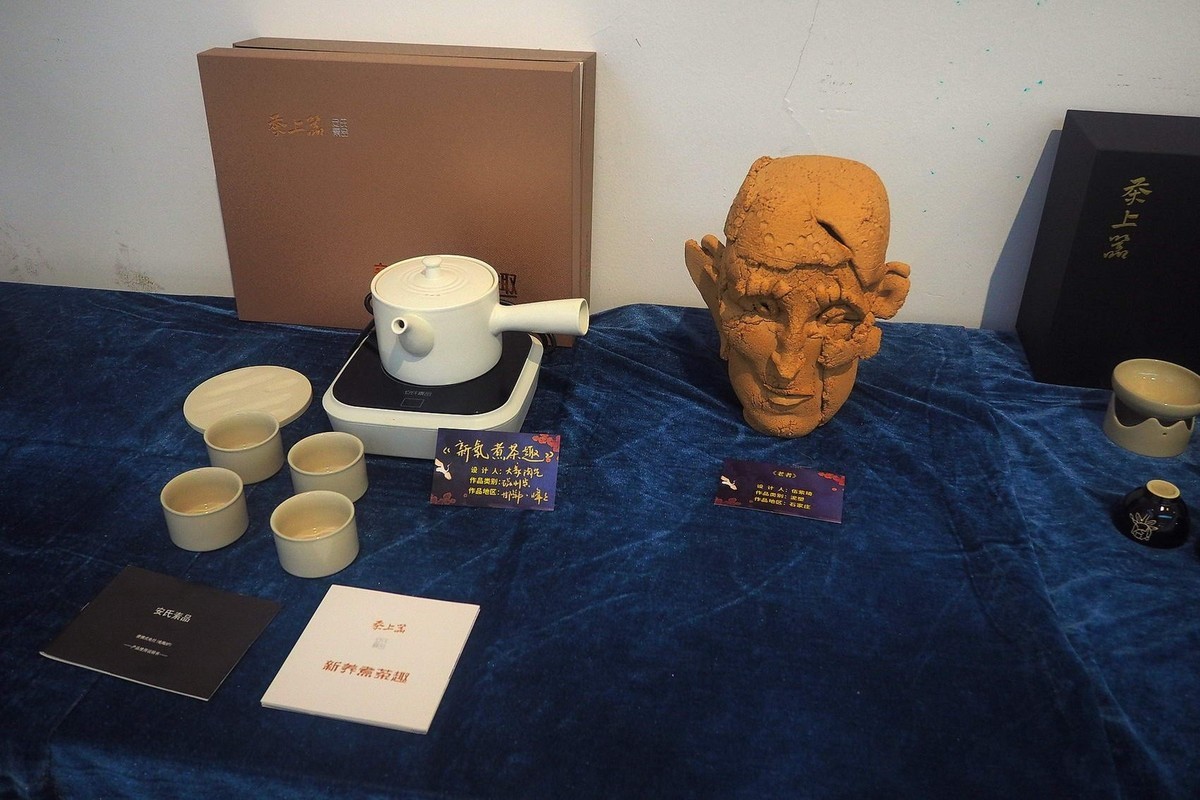 《2024河北工艺美术精品展》上