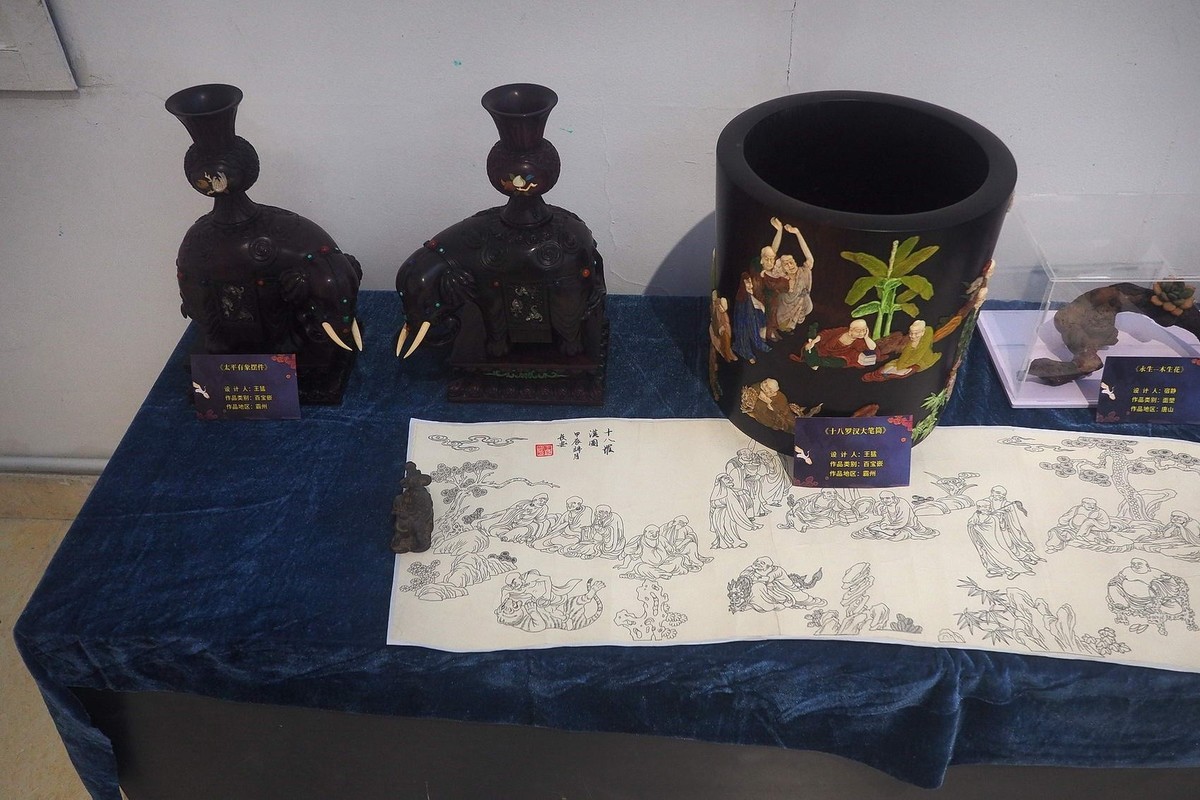 《2024河北工艺美术精品展》上