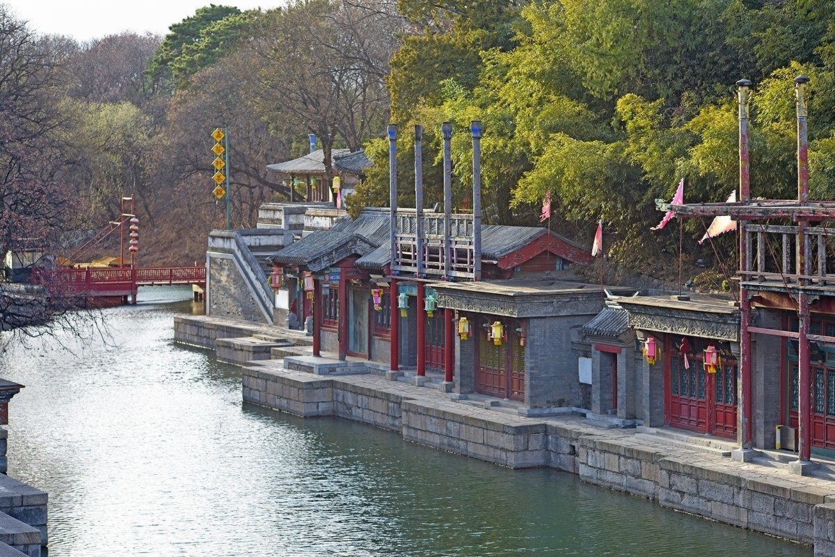 站在三孔桥上拍摄光影