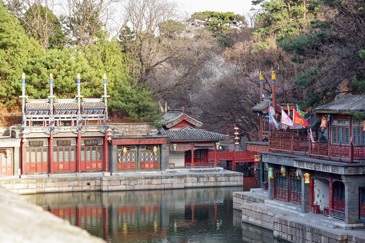 站在三孔桥上拍摄光影