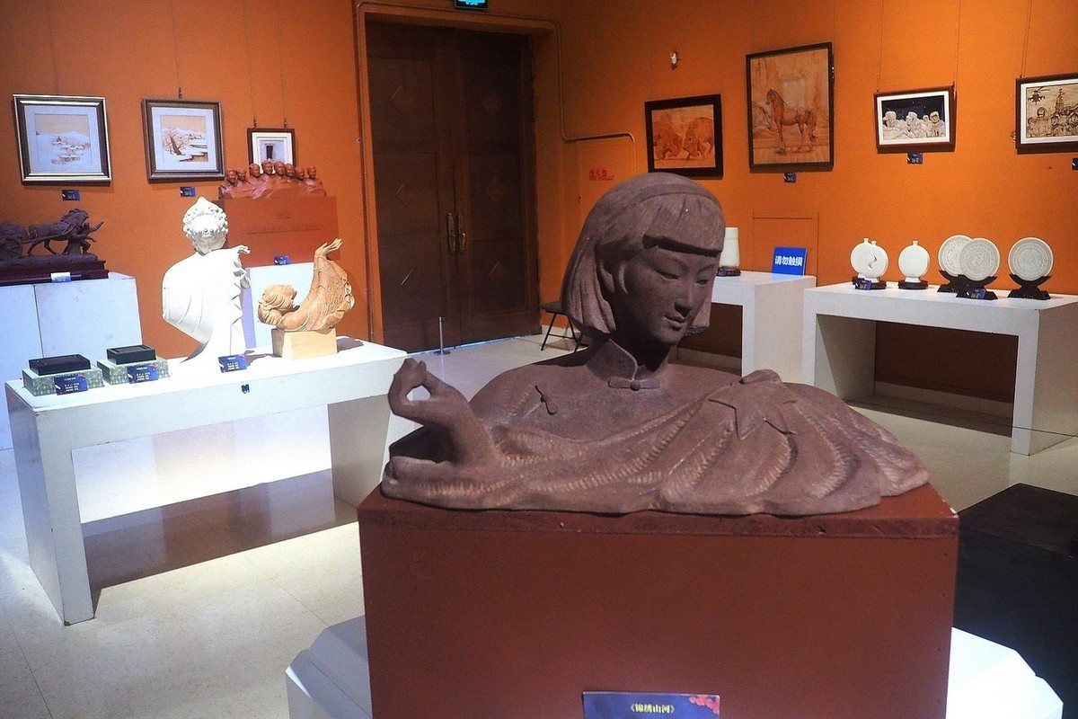 《2024河北工艺美术精品展》上