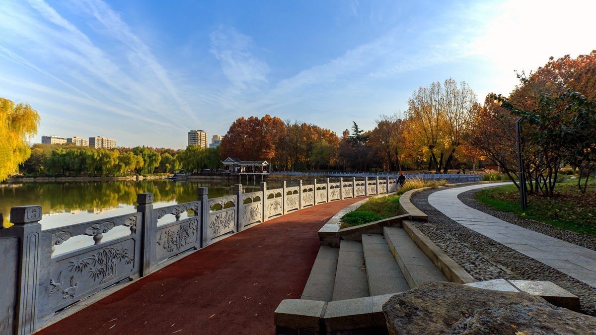 裕西公园的秋景