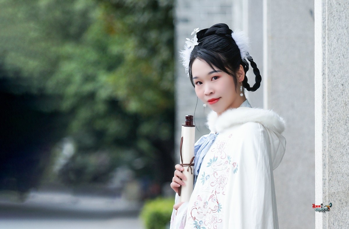 【冬季汉服少女】--- 大华