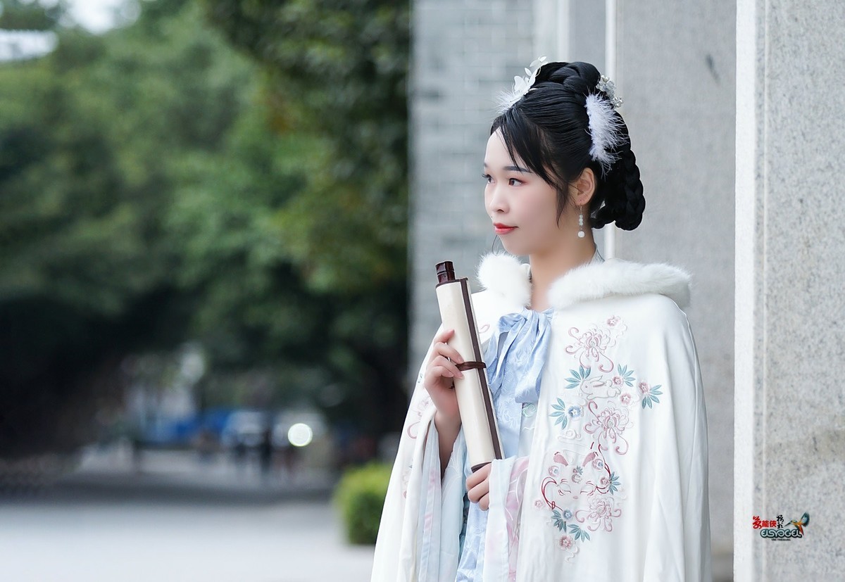 【冬季汉服少女】--- 大华