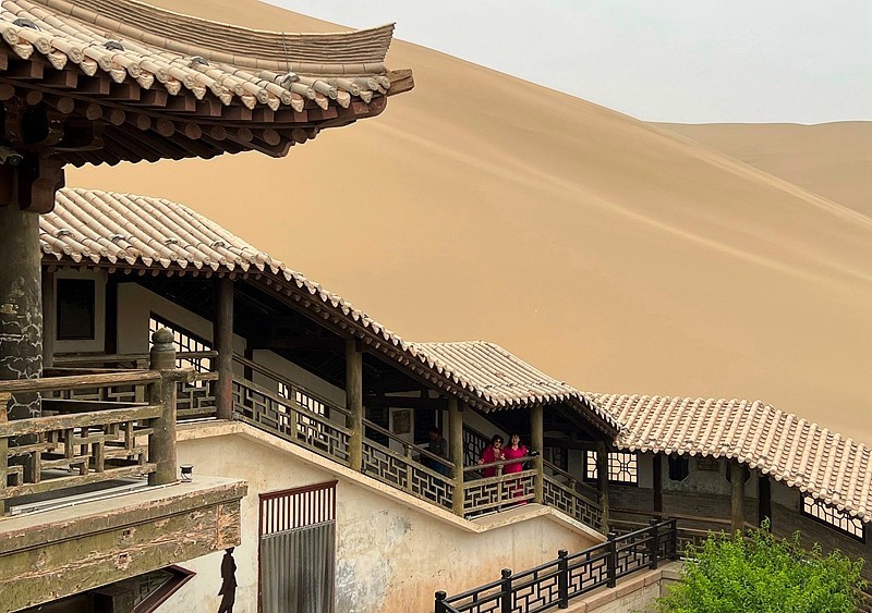 《不老松：纪实摄影》手机片：甘肃、新疆游！（09）鸣沙山月牙泉！ (5)