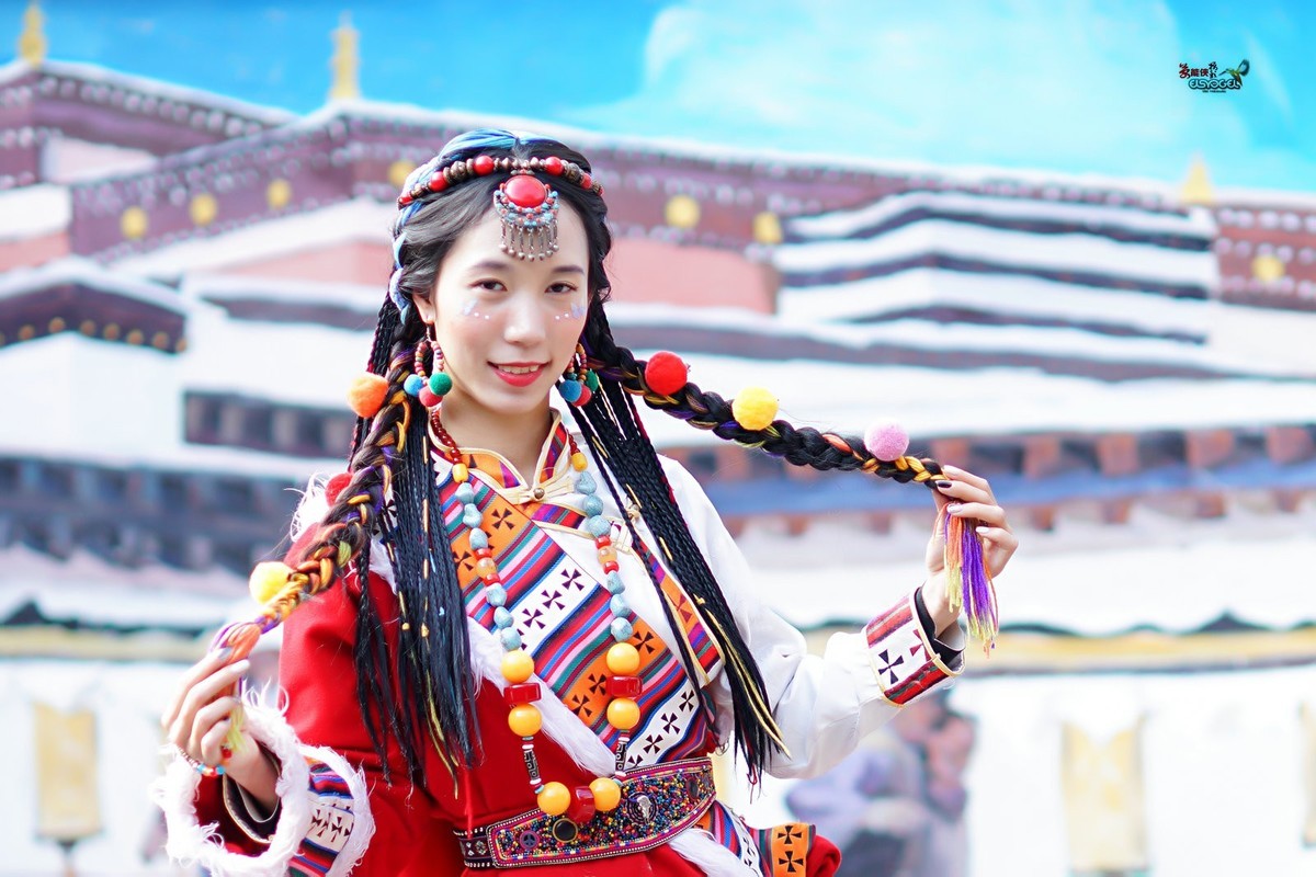 【布拉格藏女】--- 珊珊