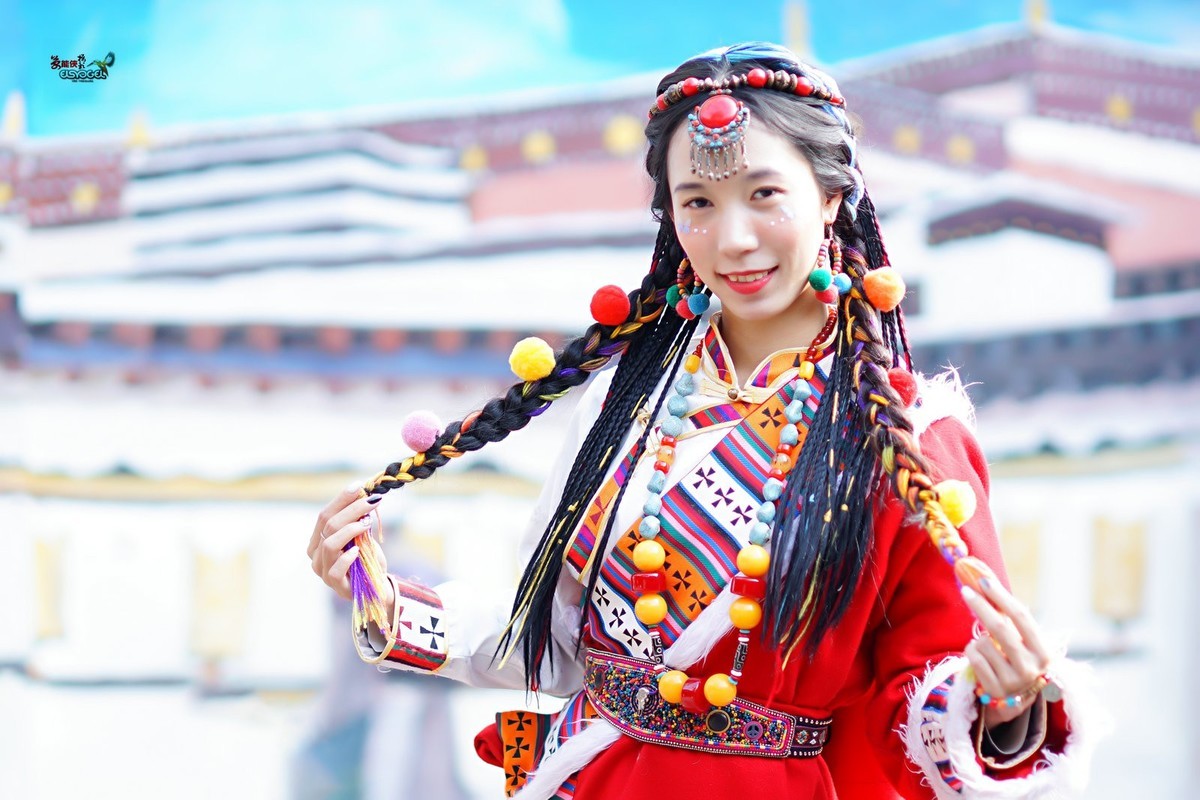 【布拉格藏女】--- 珊珊