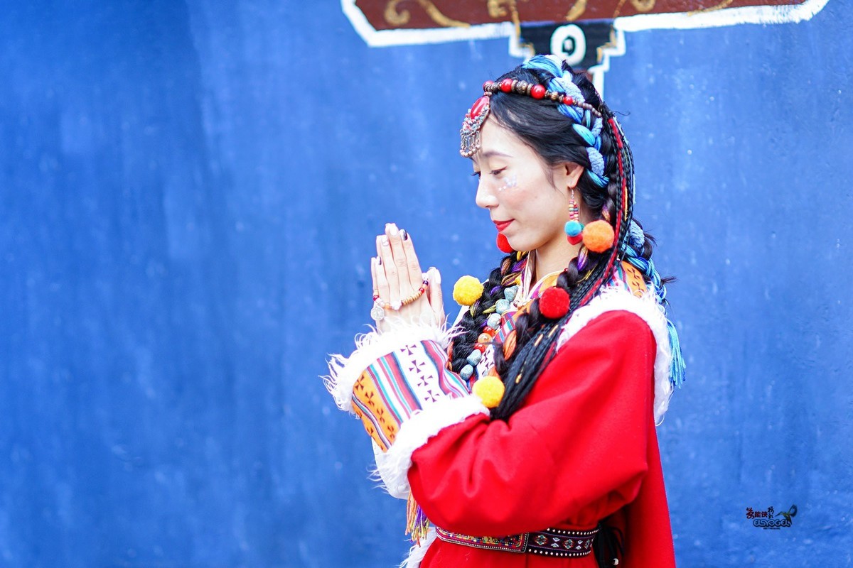 【布拉格藏女】--- 珊珊