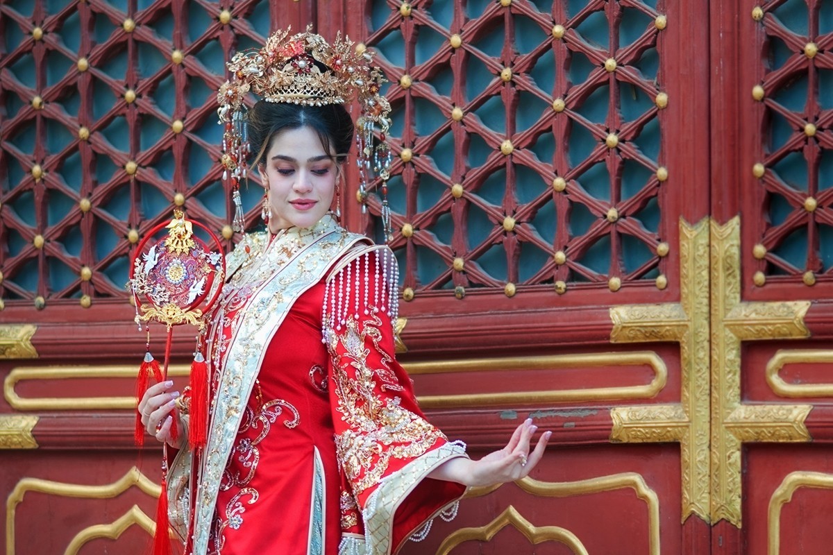 穿着传统古装的洋妞