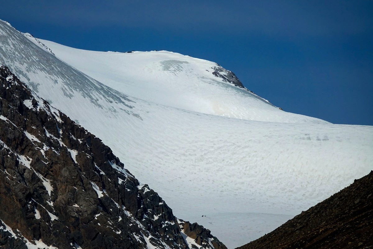 独自攀登巴尔斯雪山（RX10m3拍）
