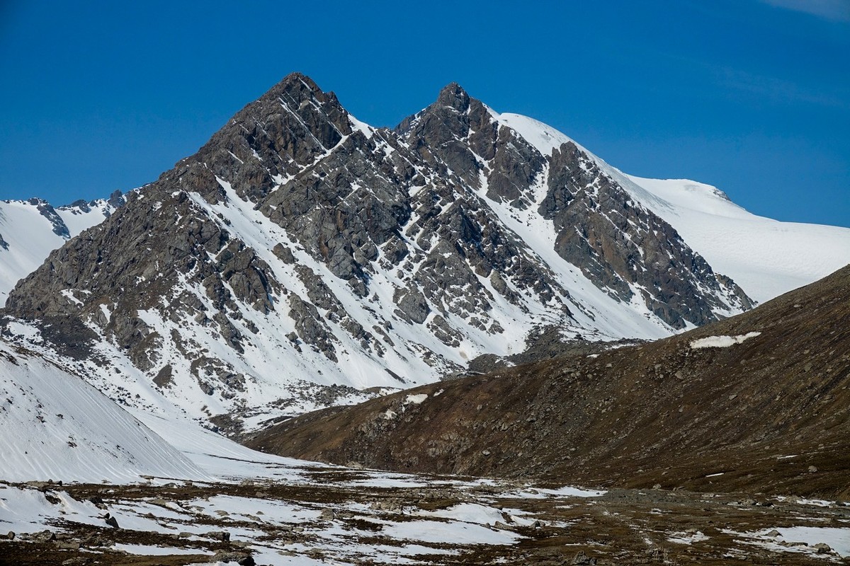 独自攀登巴尔斯雪山（RX10m3拍）