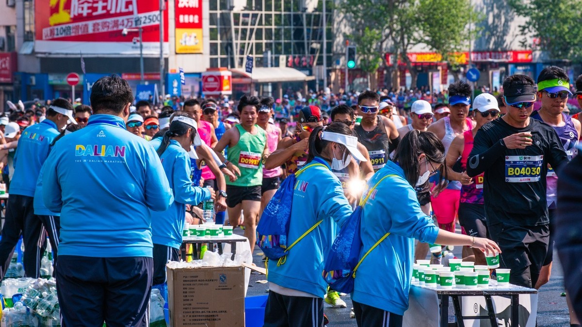 蒙 牛 - 2025 第 35 届 大 连 马 拉 松 赛 （ 七 ）