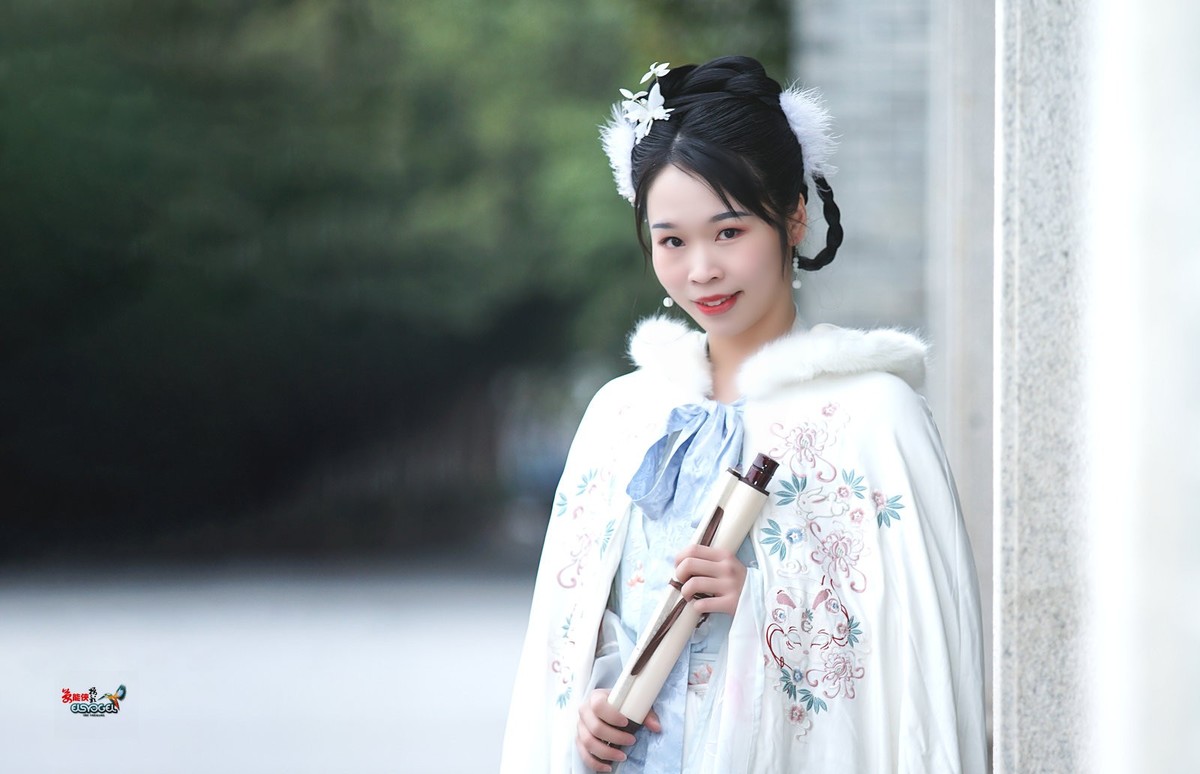 【冬季汉服少女】--- 大华