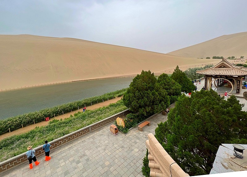 《不老松：纪实摄影》手机片：甘肃、新疆游！（09）鸣沙山月牙泉！ (5)