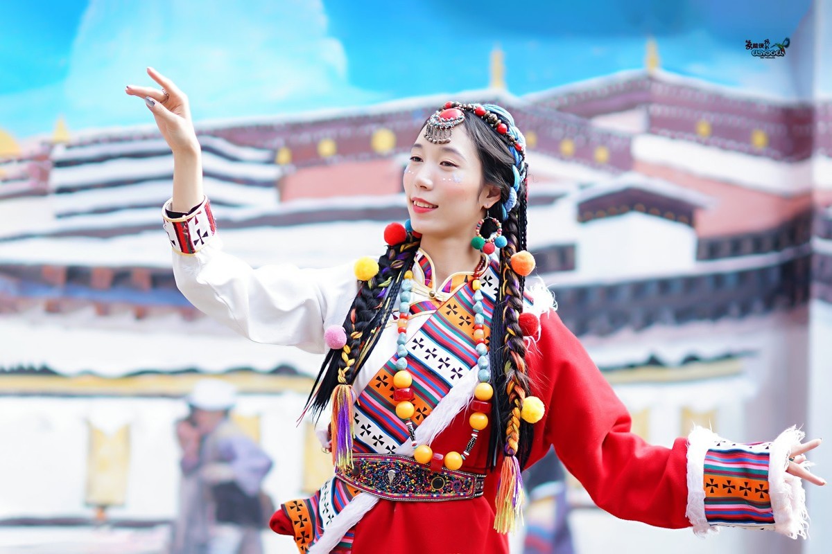 【布拉格藏女】--- 珊珊