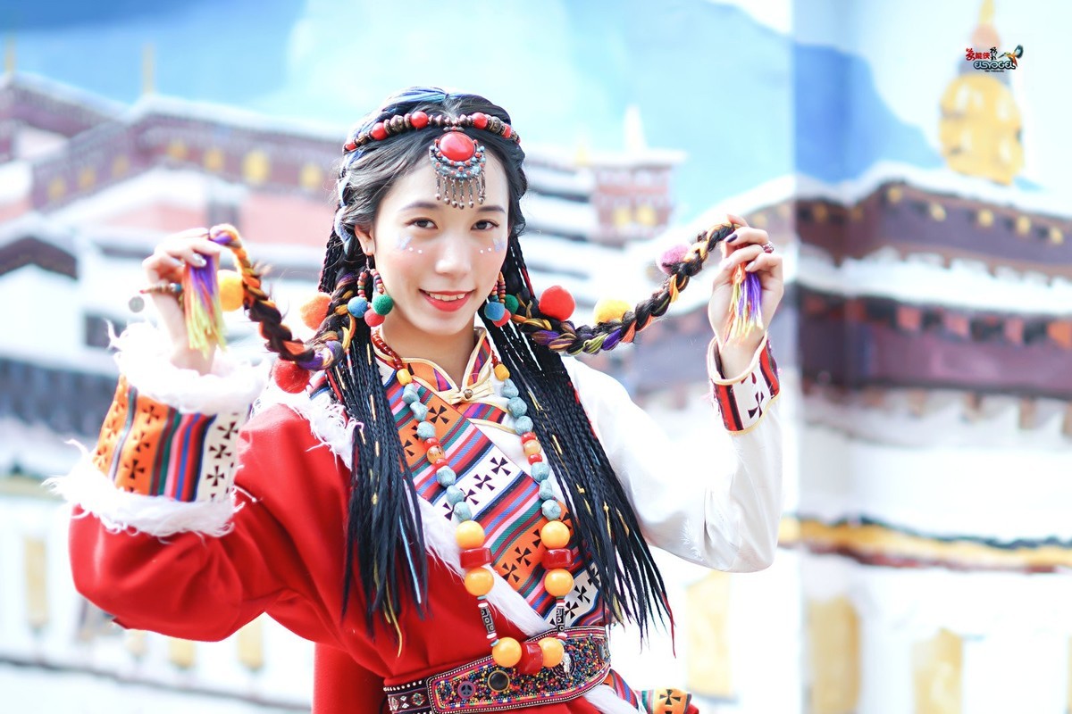 【布拉格藏女】--- 珊珊