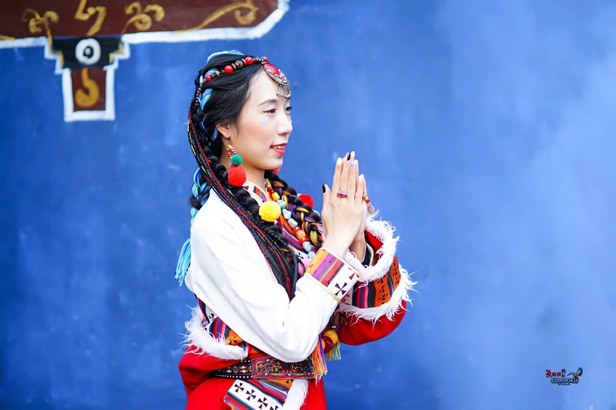 【布拉格藏女】--- 珊珊