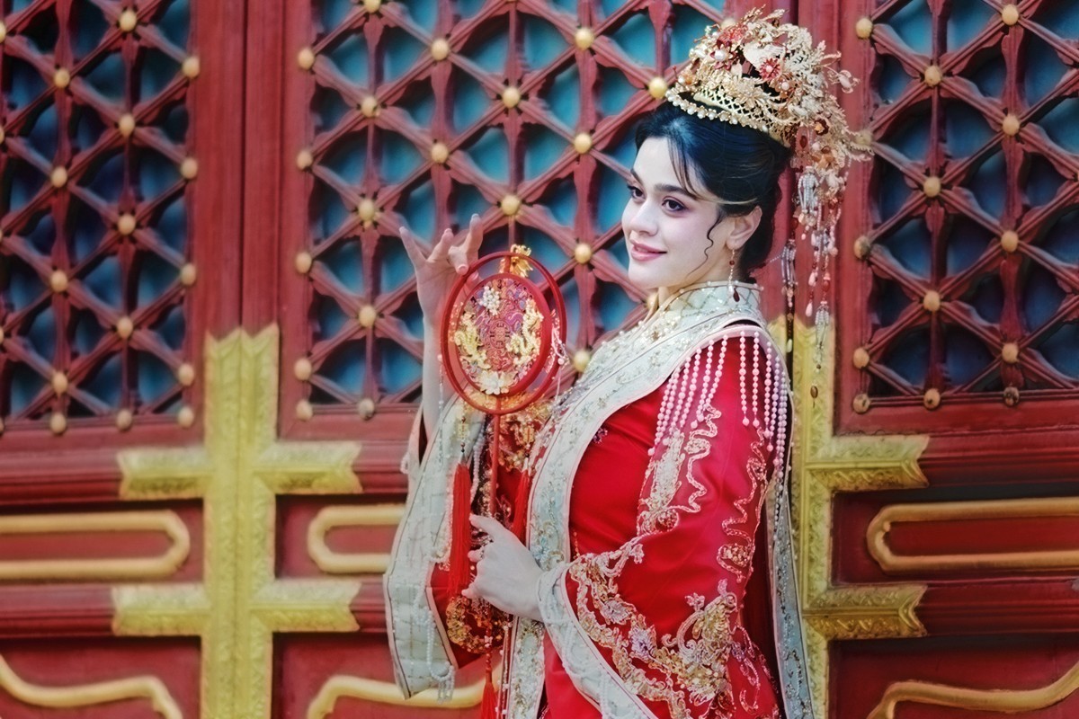 穿着传统古装的洋妞