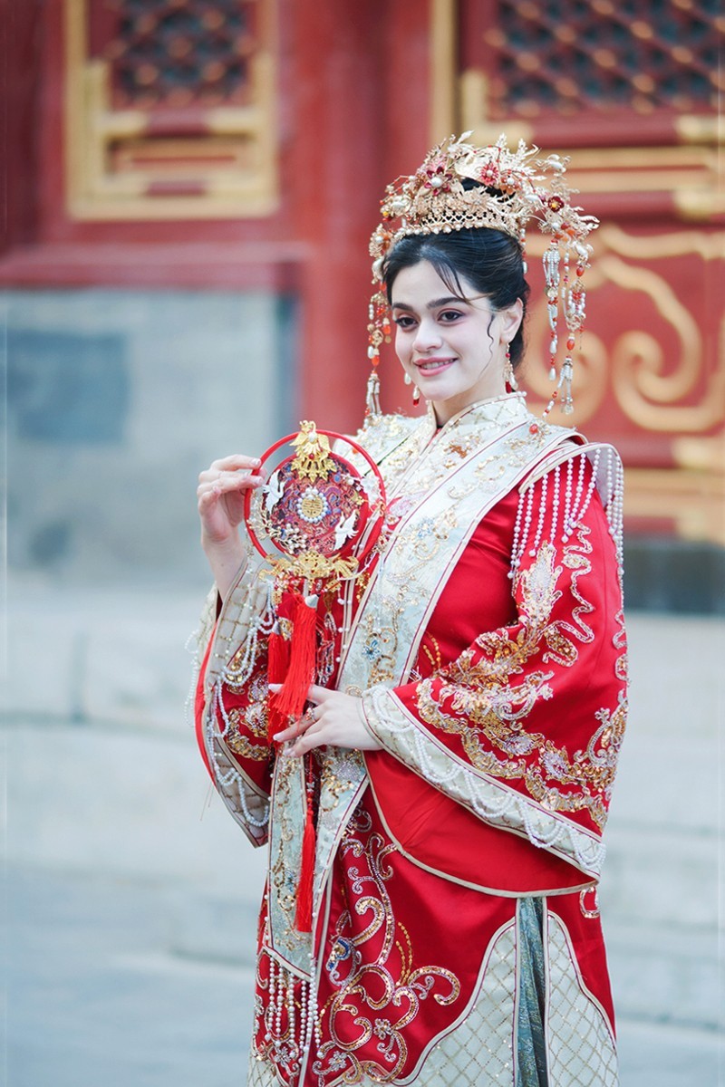 穿着传统古装的洋妞