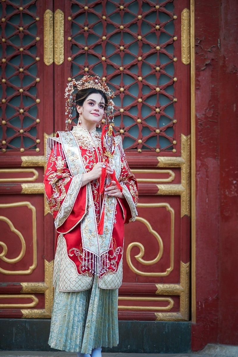 穿着传统古装的洋妞