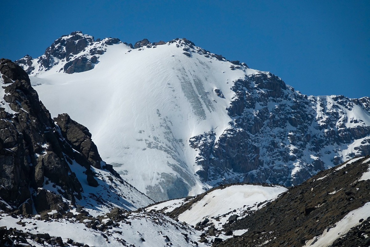 独自攀登巴尔斯雪山（RX10m3拍）
