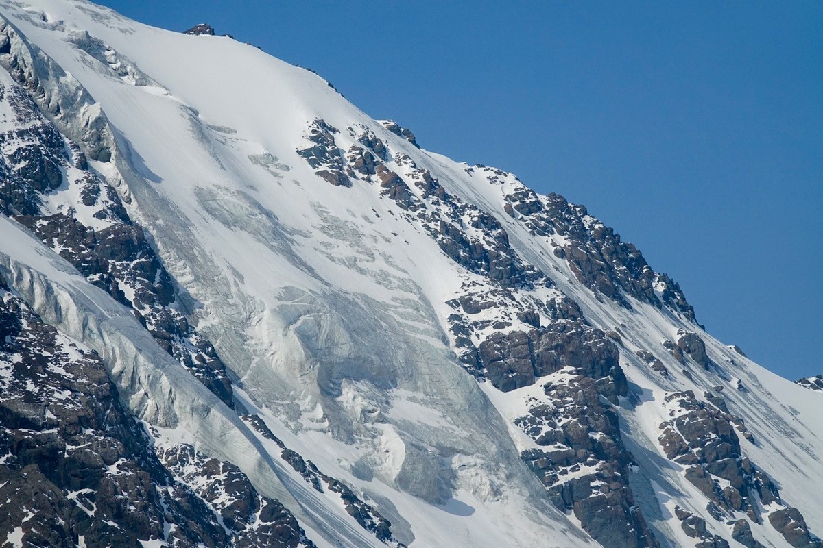 独自攀登巴尔斯雪山（RX10m3拍）
