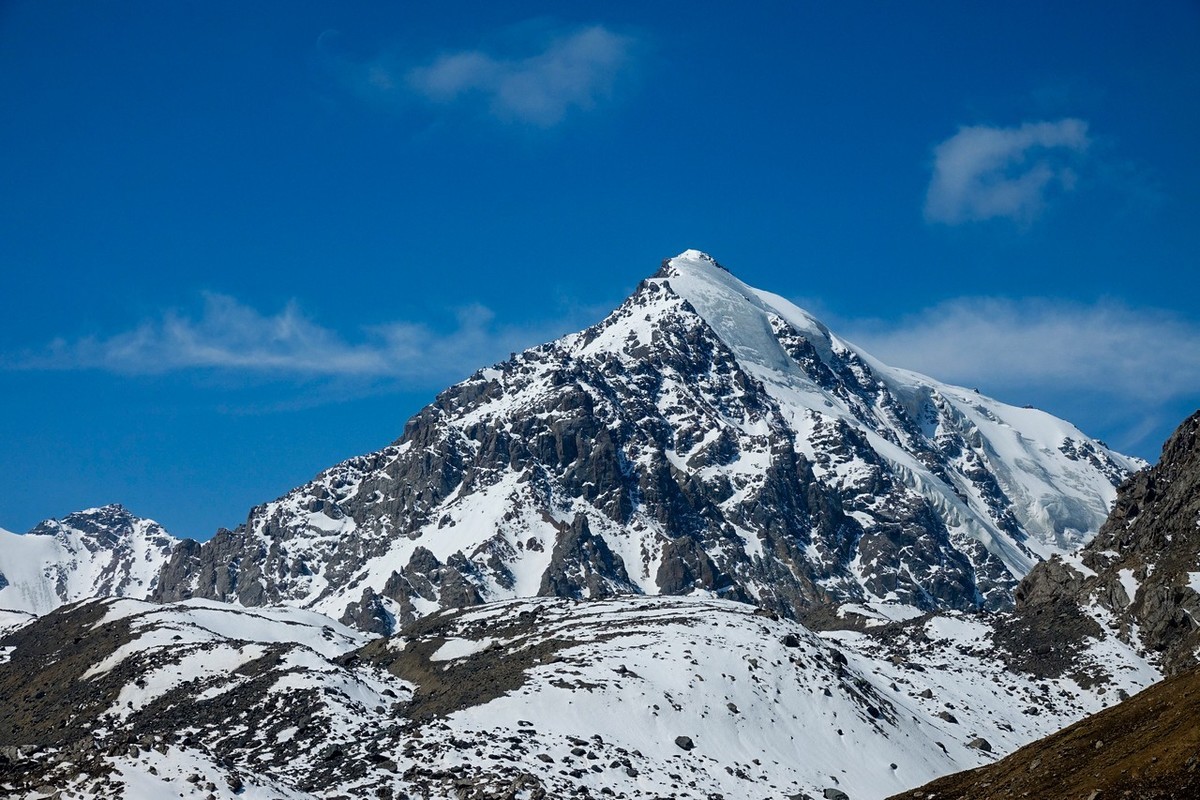 独自攀登巴尔斯雪山（RX10m3拍）