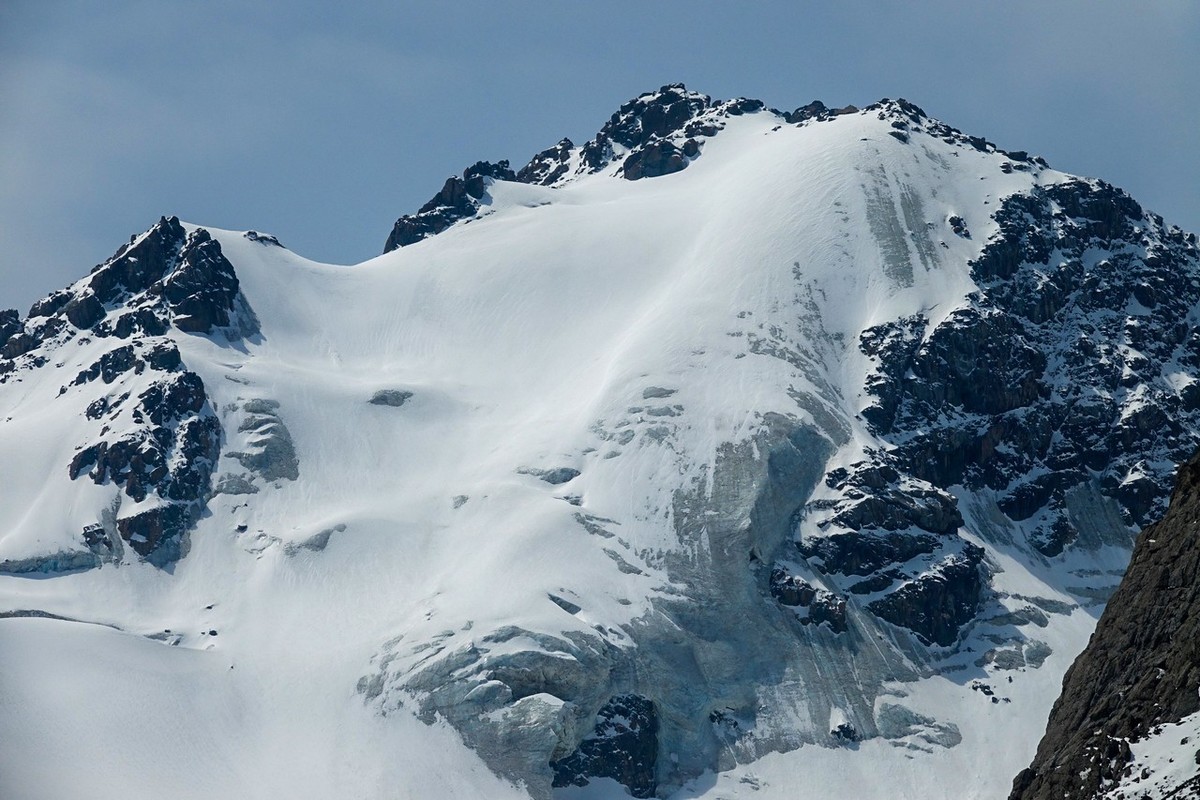 独自攀登巴尔斯雪山（RX10m3拍）