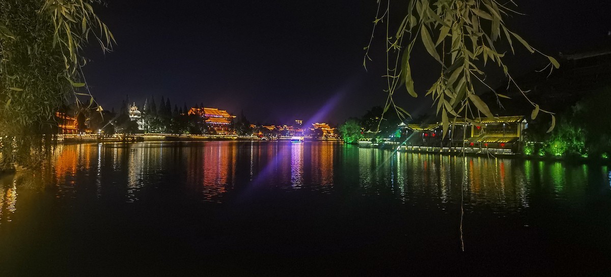 台儿庄的夜色