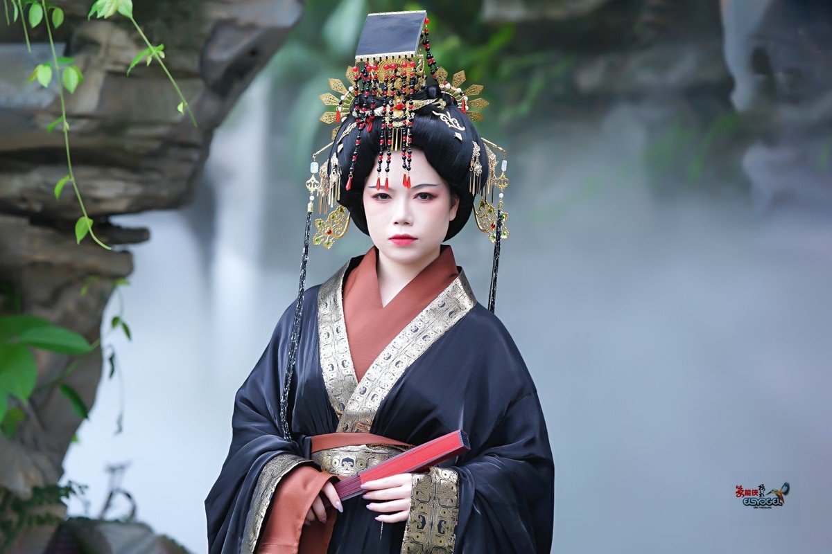 【仙人洞女王】---李莉