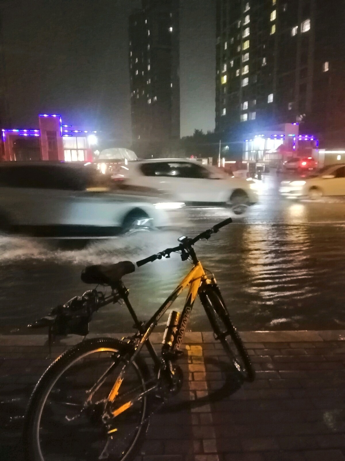 打过几声雷这晚上的雨下的很大-中关村在线摄影论坛