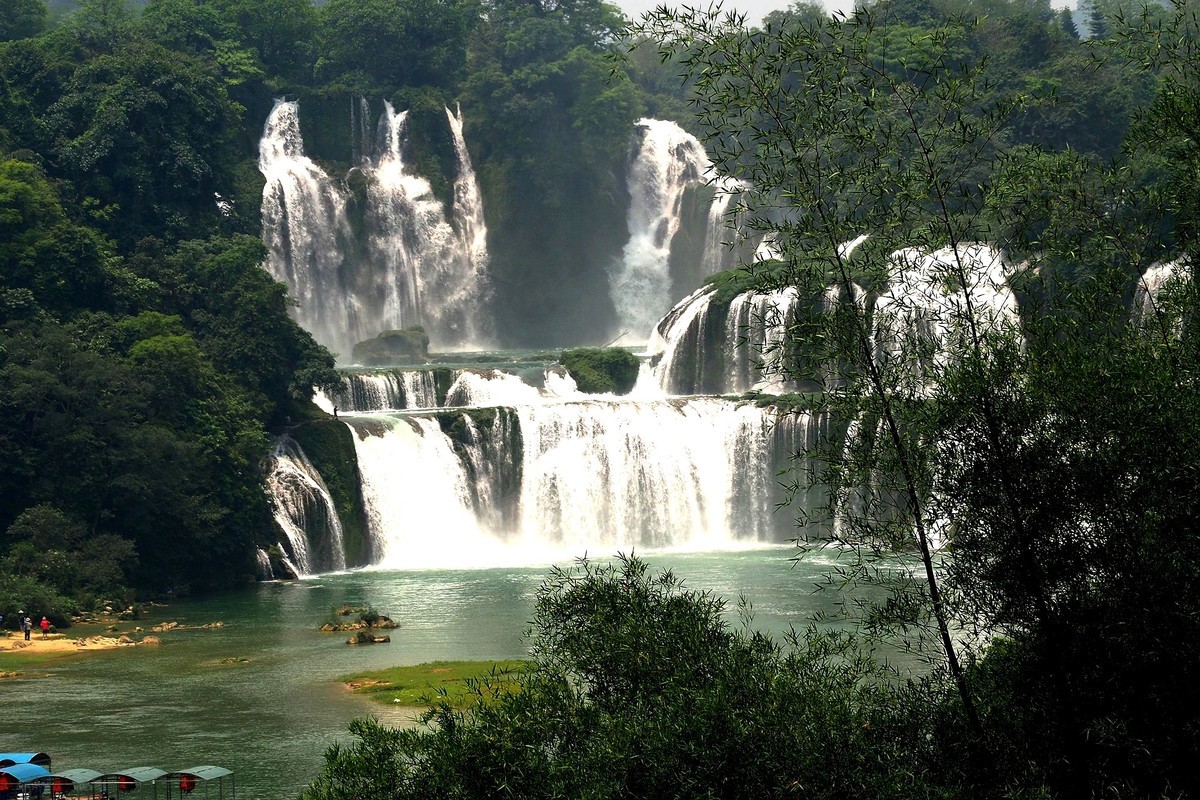 跨国瀑布德天瀑布游玩顺序 ChMkLWjCAq-IYtojAA74e5lNIBQAADoQwFTRUcADviT206.jpg