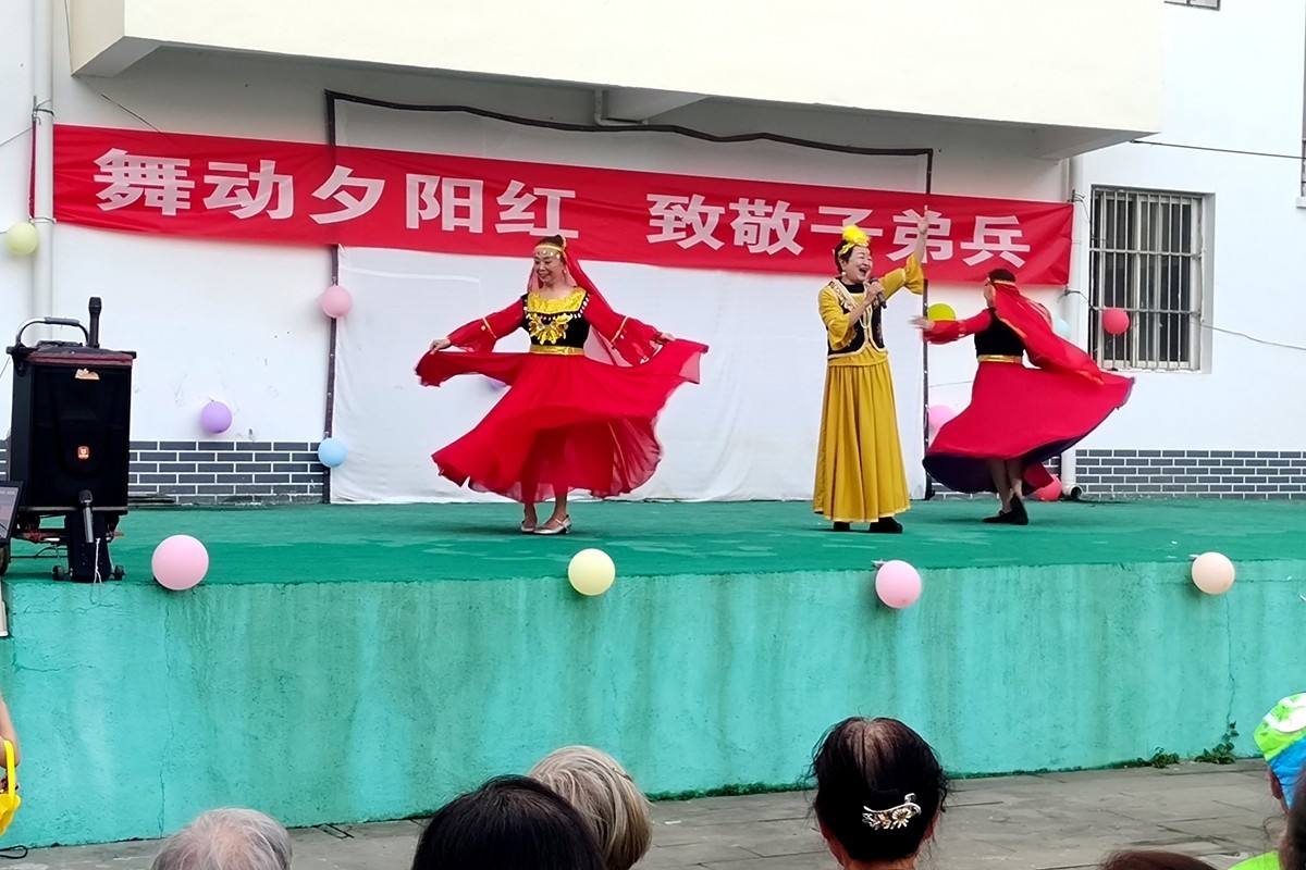 庆祝建军节 乡村文娱 -2 （手机版）