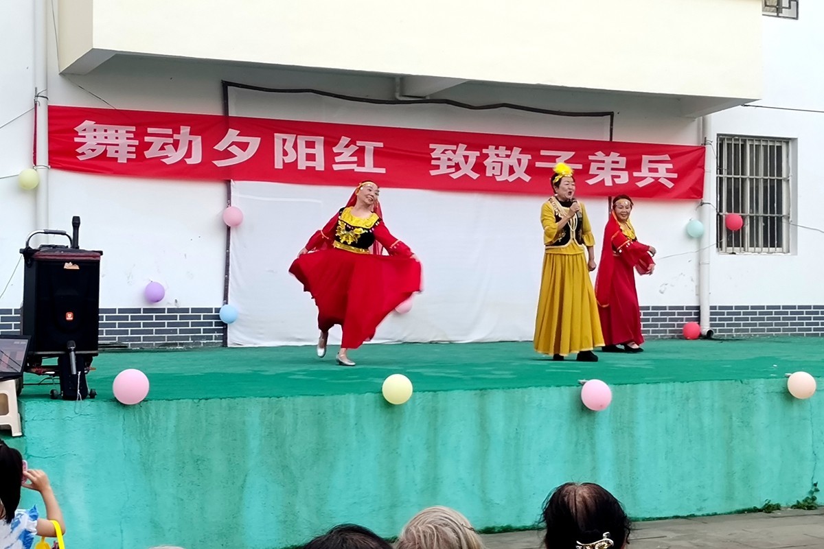 庆祝建军节 乡村文娱 -2 （手机版）