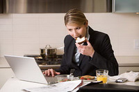 伏案久坐的你也该活动活动了