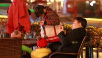 新入百微夜晚扫街——《是谁绑架了你的生活?!》
