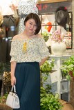 提包女孩