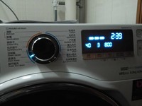 星空体育平台明眸蓝水晶滚筒洗衣机之顽渍洗