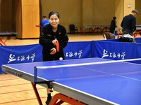 乒乓球赛老大妈组