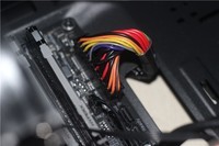 价格实惠,又能净化空气-艾湃电竞AP-550TI额定550W纳米光触媒电源