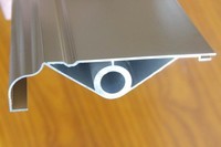 家里装地暖好还是传统暖气片好?供暖老师傅推荐踢脚板水暖