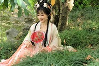 【红扇女孩】——摄于上海桂林公园