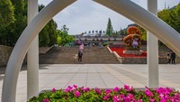 大 连 森 林 动 物 园 北 门 ( 二 )