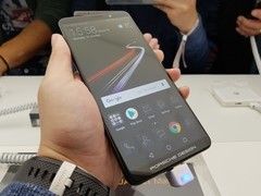 华为Mate10评测：徕卡/保时捷加持 颜值性能超棒